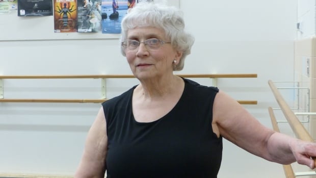 رقصنده 79 ساله باله راهی برای زندگی در رویای کودکی پیدا می کند